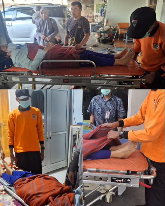 PRAMUKA KOTA SEMARANG BANTU LAYANI KEBUTUHAN AMBULANCE UNTUK WARGA
